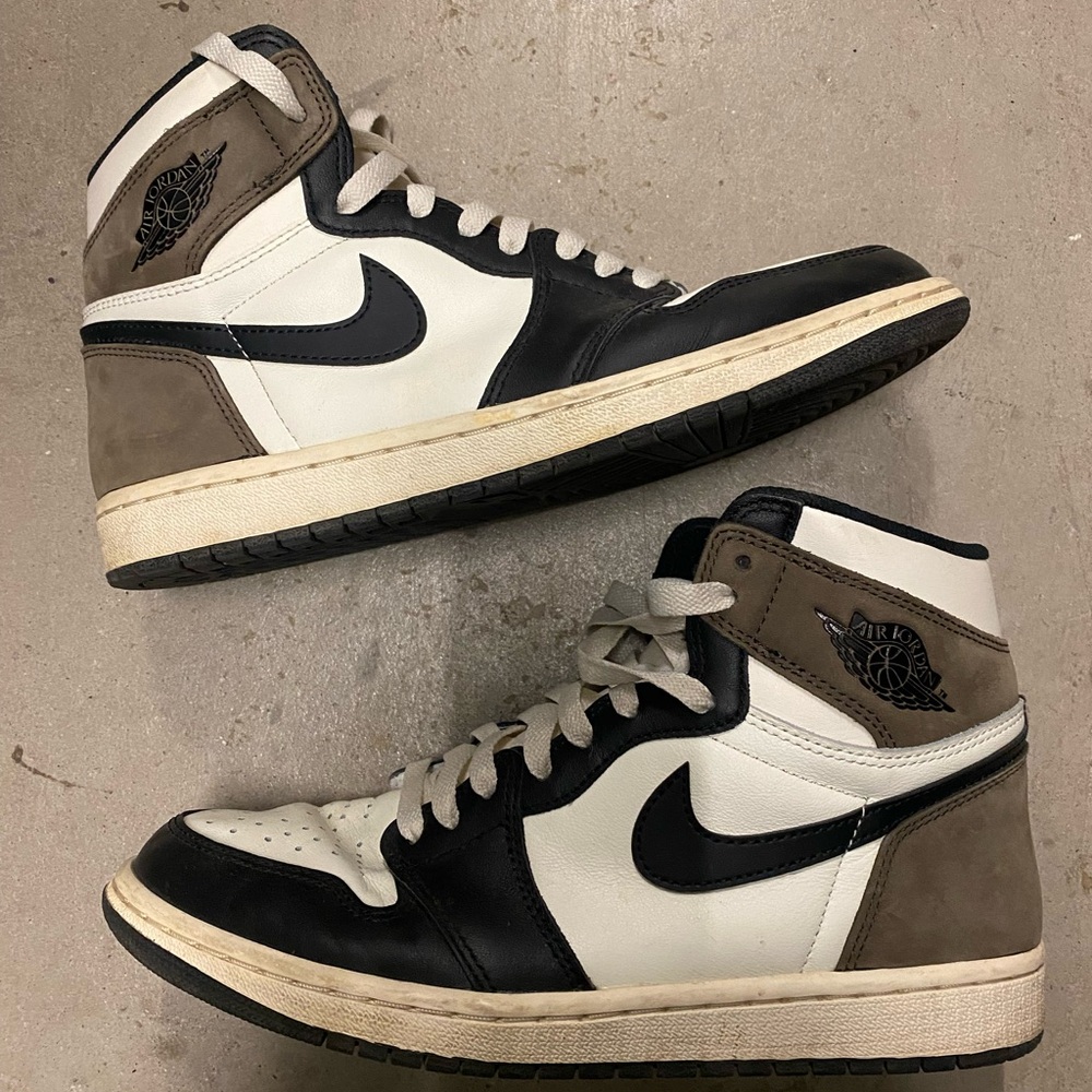 Mens Nike Jordan 1 Retro High OG Mocha Sail Size 8.5 US with Box